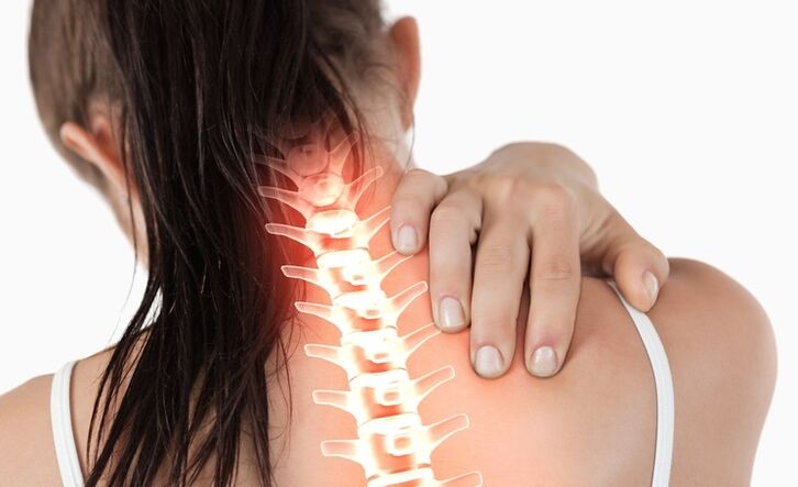 Cervikální osteochondróza je charakterizována napětím a bolestí v krku